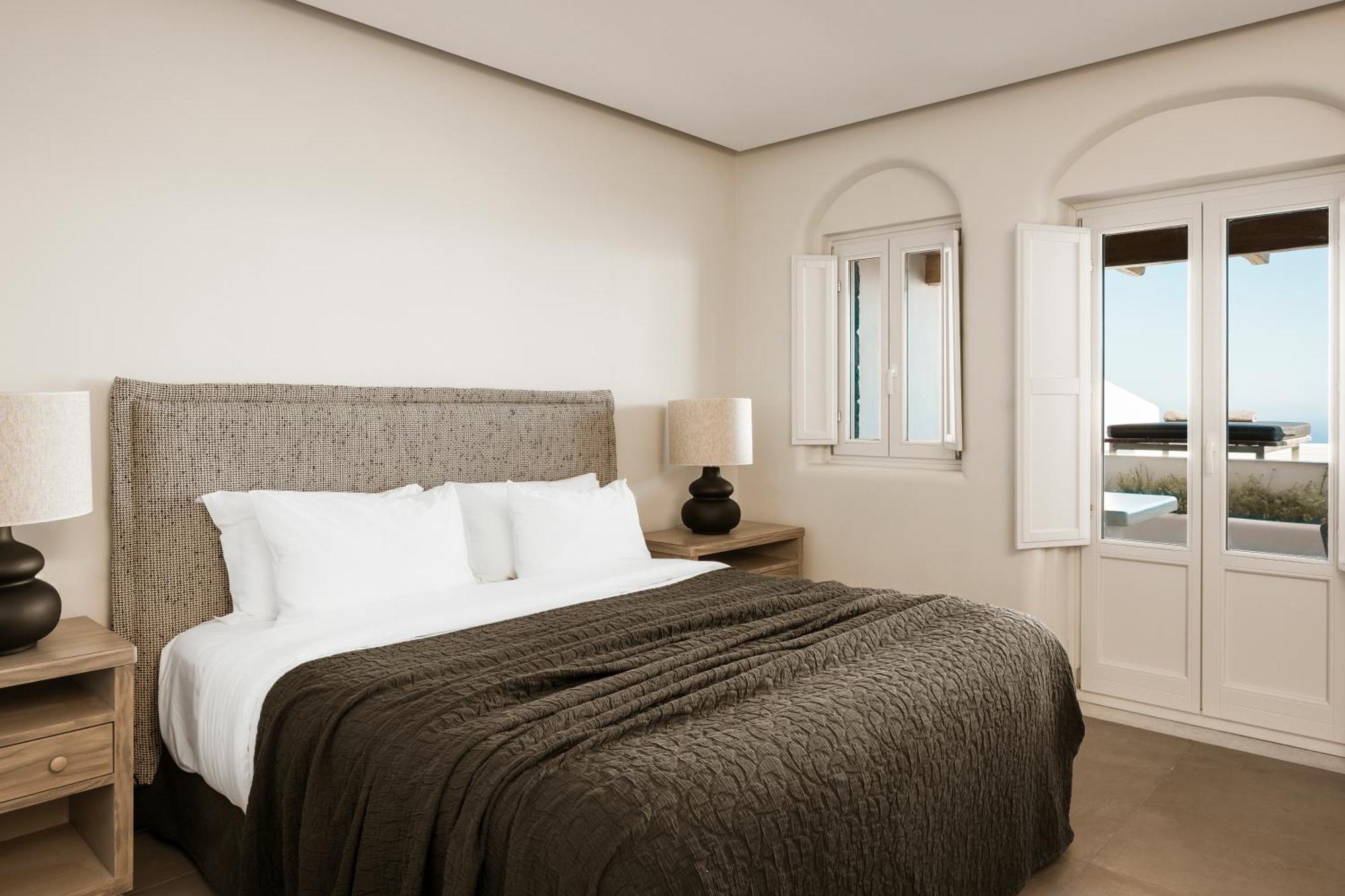 Nero Suites By Nomee Hospitality Group Imerovigli  Exterior foto